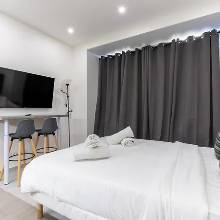 De Charme Au Coeur Des Batignolles Παρίσι